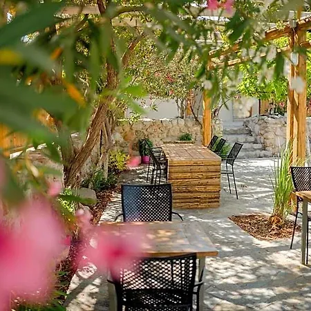 Vivari Hotel Iria
