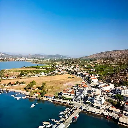 Vivari Hotel Íria